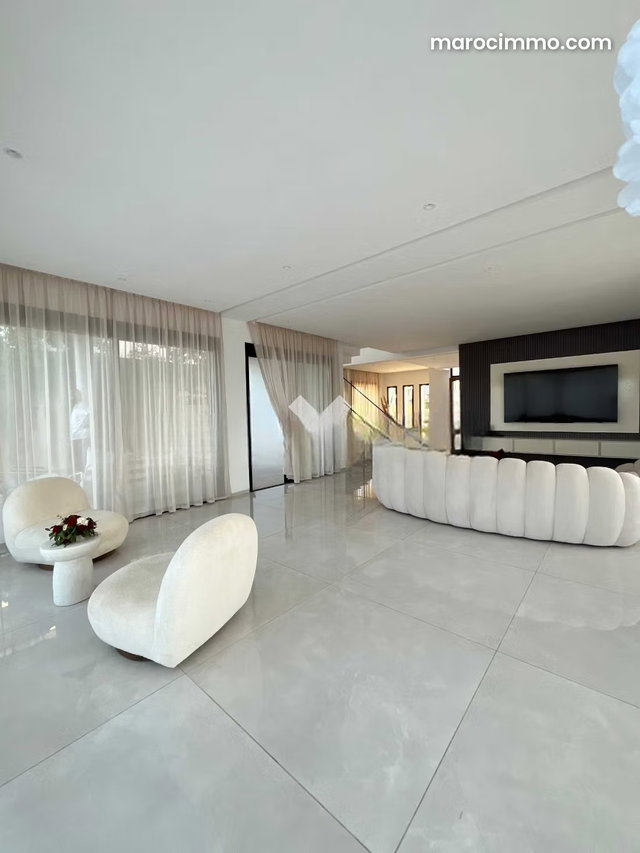 Villa à Vendre de 481.0 m² à Marrakech, Route De L'Ourika Agdal — 3