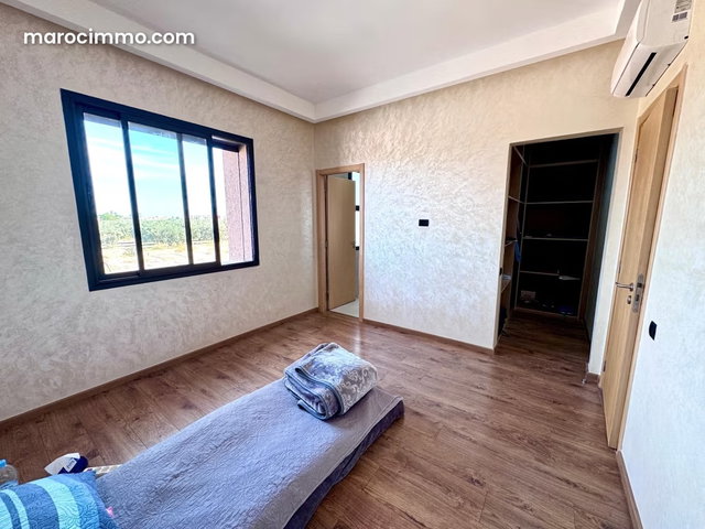 Vente villa de luxe à Hay Targa. 6 pièces. Porte blindée, salon marocain — 4