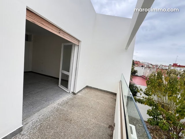 Villa for Rent in Tanger for Professional or Residential Use — 5