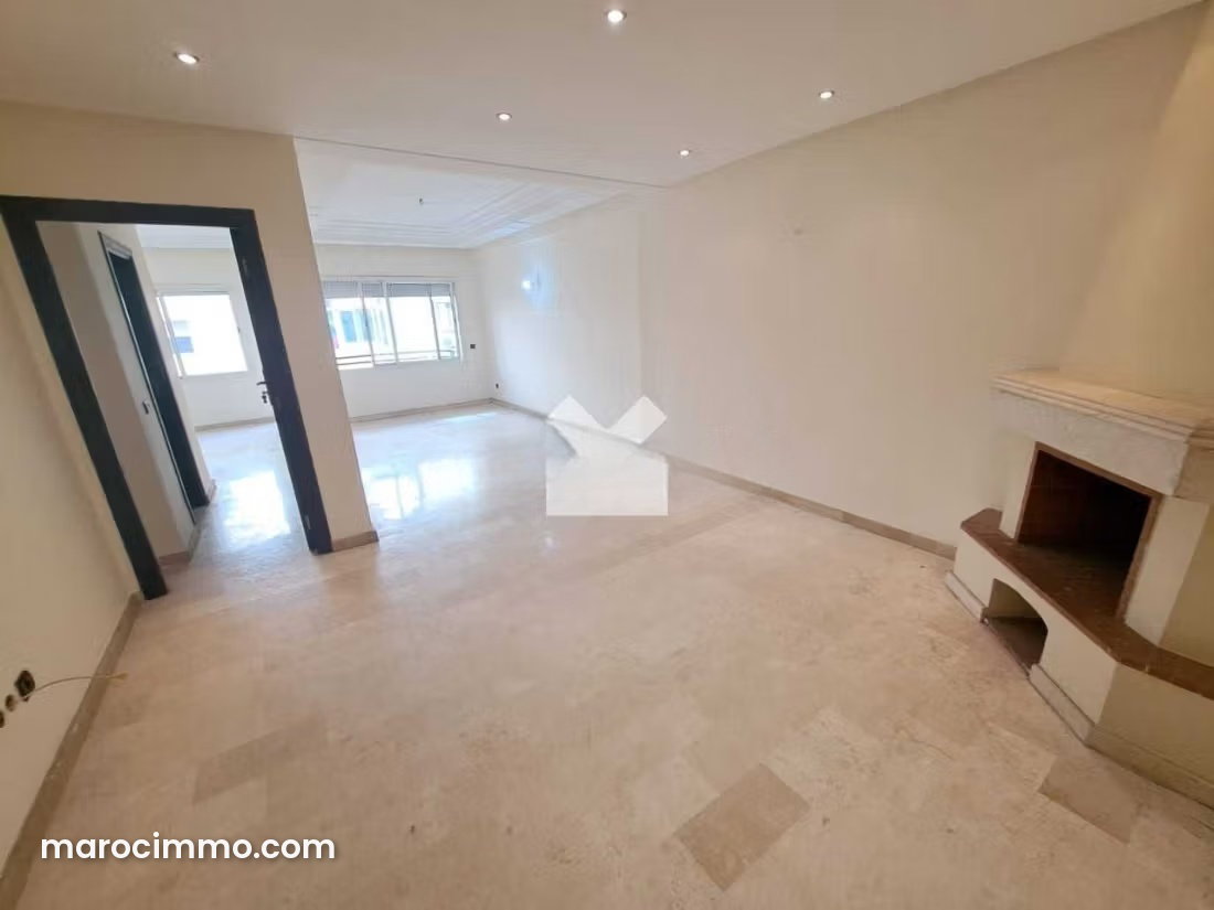 Apartment with Terrace in Casablanca's Quartier des Hôpitaux — Casablanca