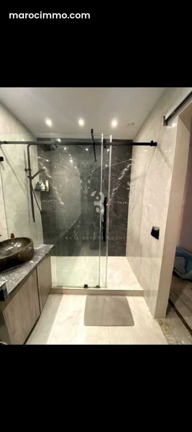 Bel Appartement Rénové et Meublé à Ain Diab — 4