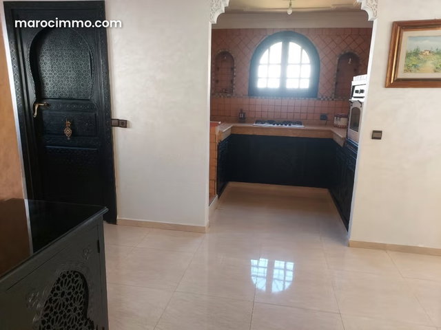 Somptueuse villa à vendre à Harhoura. 8 pièces. Tout confort avec cheminée et climatisation — 4