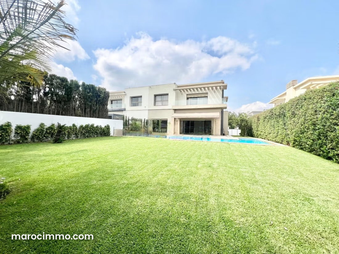 750 m² Villa with Pool, Ville Verte, Bouskoura — Bouskoura