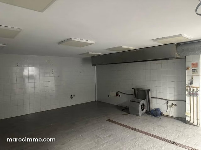 Commercial space for rent on Bd — 4