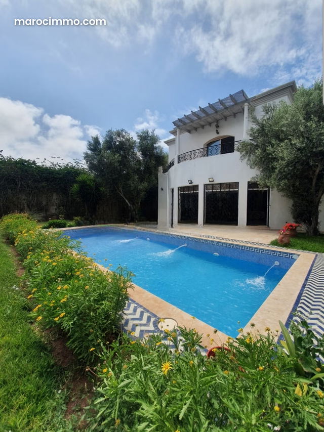 Magnifique villa à louer à Ain Diab — Casablanca