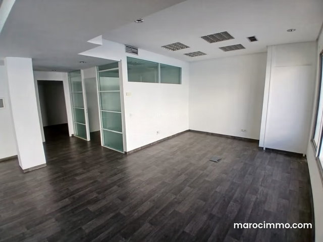 Bureaux en location à Les princesses. Surface de 170 m². Ascenseur et stationnement — 5