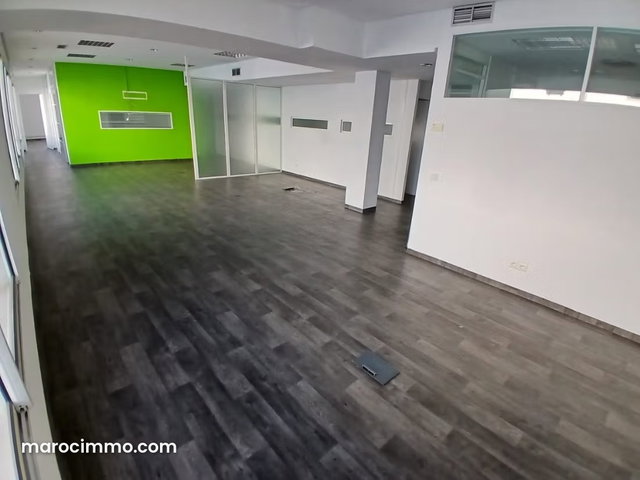 Bureaux en location à Les princesses. Surface de 170 m². Ascenseur et stationnement — 3