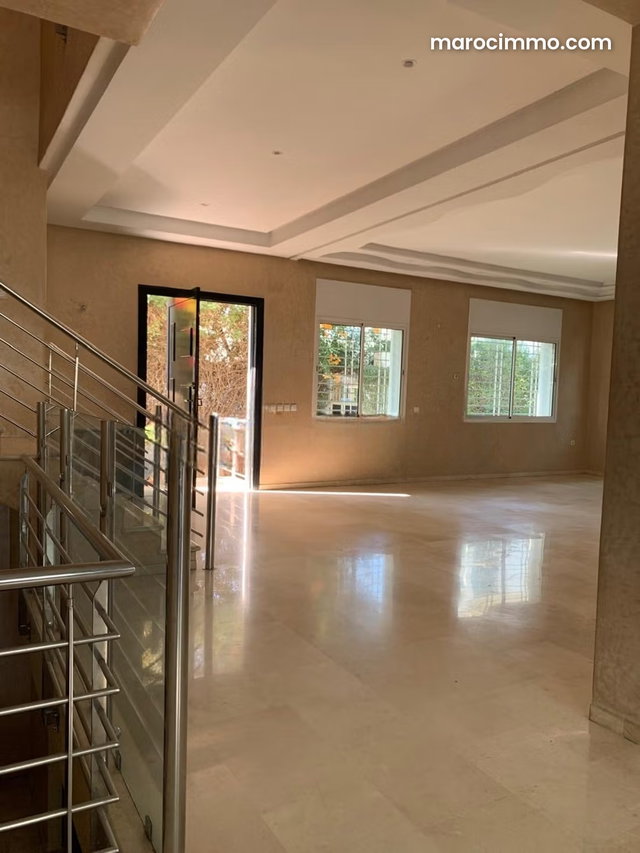 Splendide villa à vendre à Riyad. 6 pièces confortables. Terrasse et jardin — 4