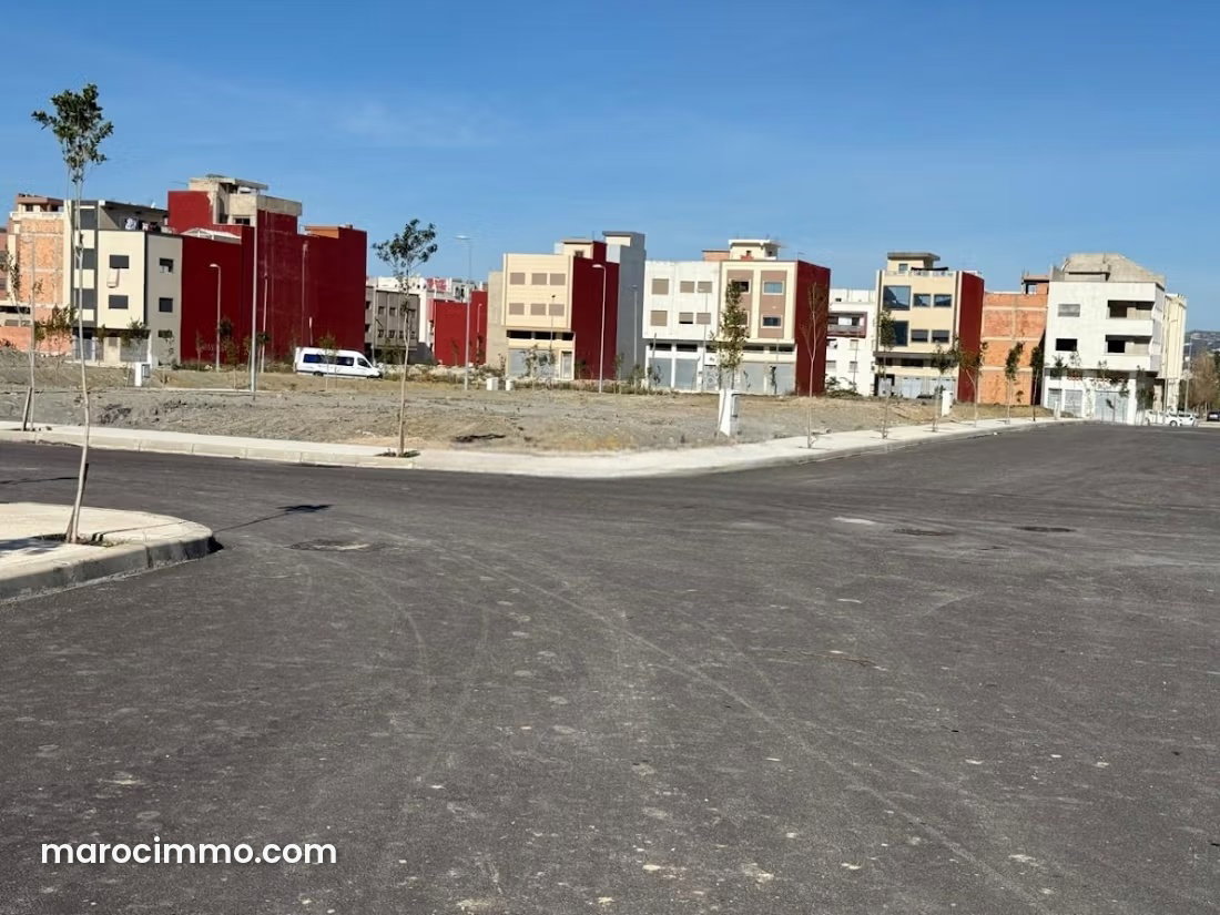 قطعة أرض جاهزة للبناء بحي إيبيريا في طنجة — طنجة