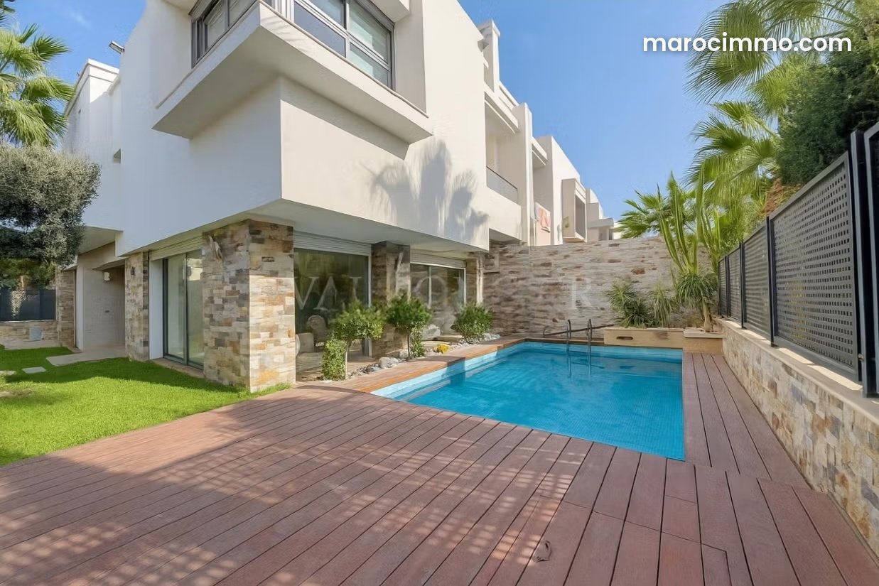 298 m² Villa with Pool and Garden for Sale in Dar Bouazza — Dar Bouazza