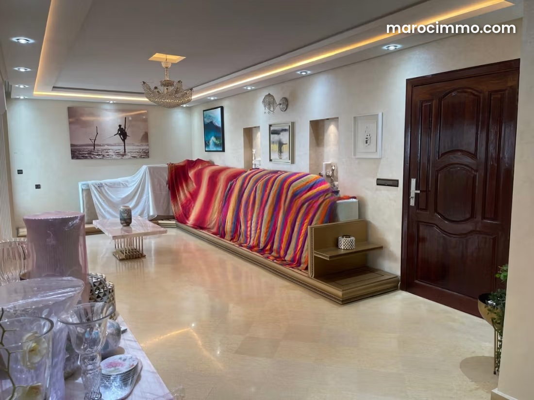 190 m² Apartment with Terrace for Sale in Riyad, Rabat — Rabat