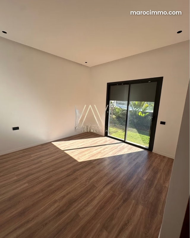 Appartement en vente à Sania. 3 pièces. Avec ascenseur et terrasse — 3