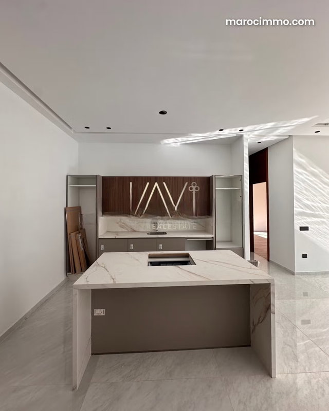 Appartement en vente à Sania. 3 pièces. Avec ascenseur et terrasse — 2