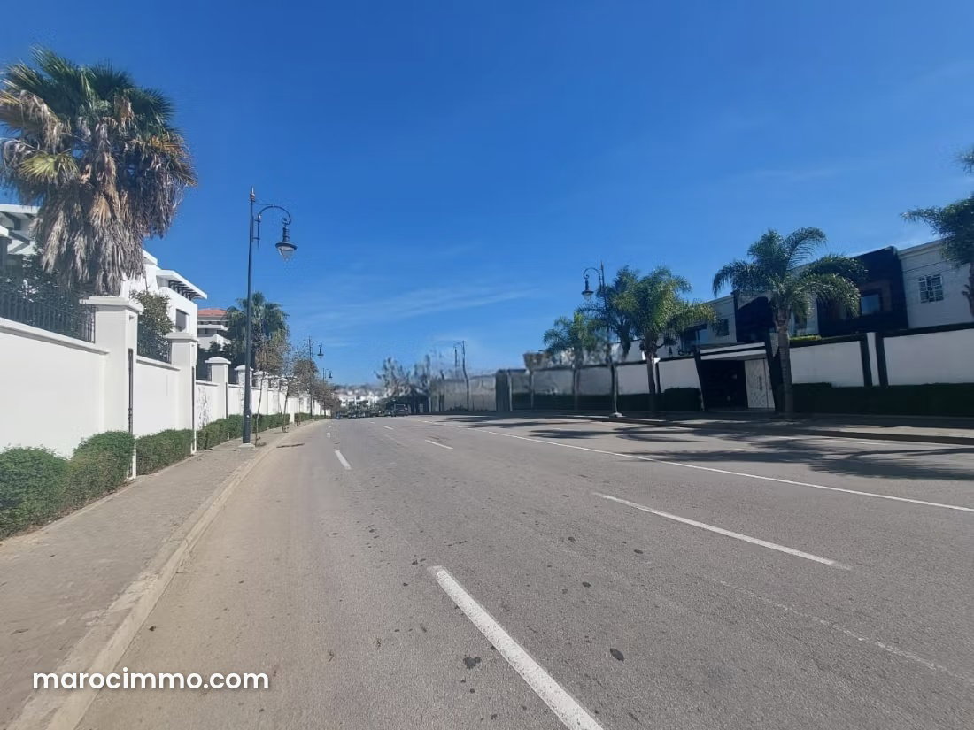 فيلا فاخرة مع مسبح بحي جبل الكبير في طنجة — طنجة