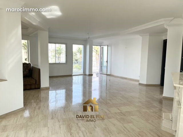 Super appartement de 234m2 — 2