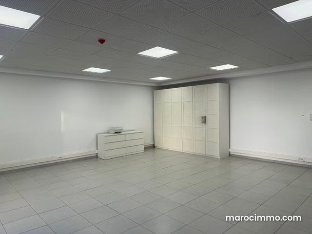 Plateau de bureau à louer à CFC — 3