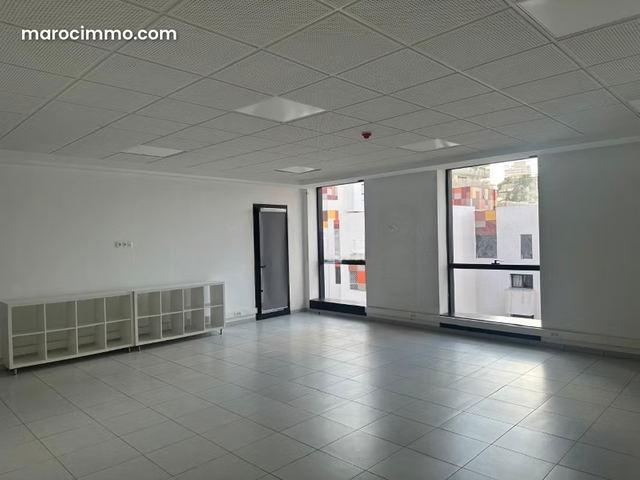 Plateau de bureau à louer à CFC — الدار البيضاء