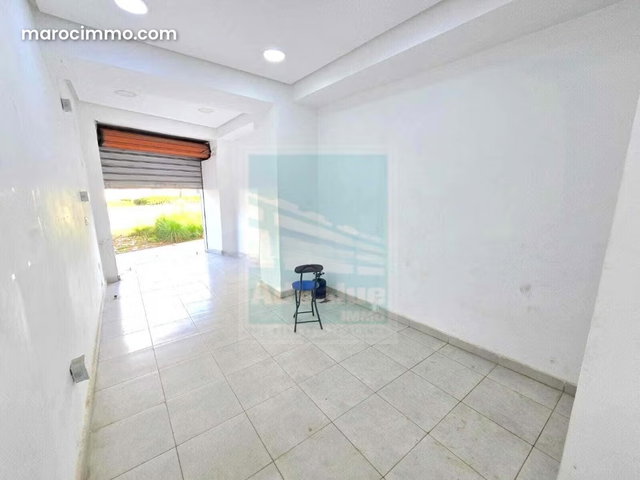 DL. 992: local commercial au Boulevard Oum Rabii — 2