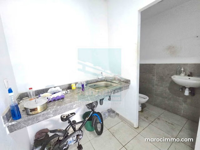 DL. 992: local commercial au Boulevard Oum Rabii — 3