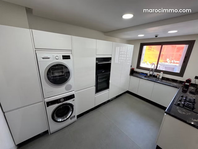 Apartment for rent in Eastern Burgundy. 180 m². Furnished — 5