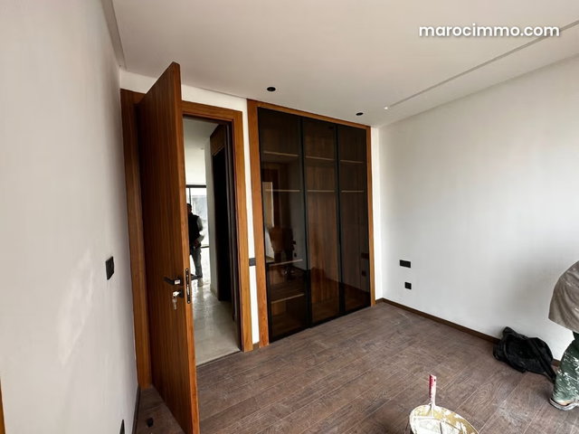 Studio Neuf traversant avec Terrasse aux princesse — 4