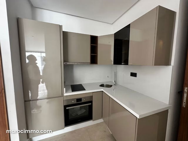 Studio Neuf traversant avec Terrasse aux princesse — Casablanca