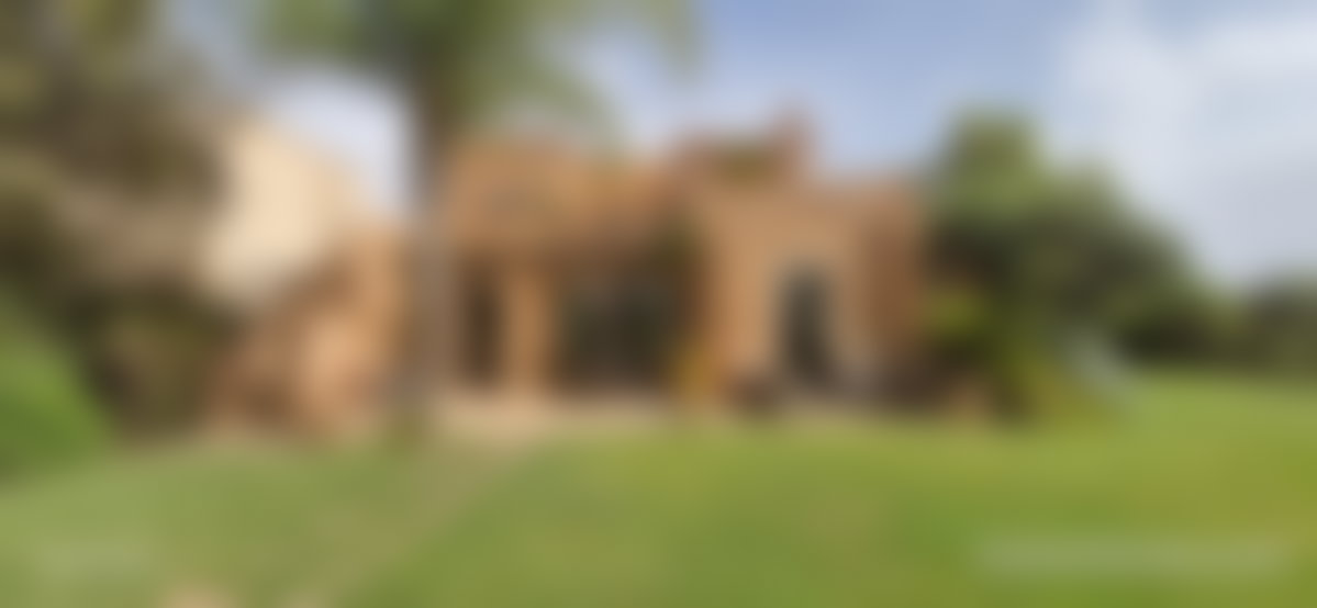 فيلا فاخرة بإطلالة الأطلس على طريق أمزميز في مراكش
