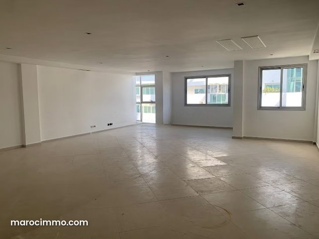 Plateau de bureau à louer sur GAUTHIER — 2