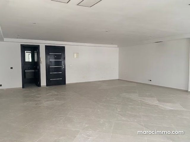 Plateau de bureau à louer sur GAUTHIER — 3