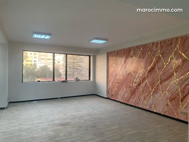 Bureau à louer sur LES HOPITAUX — 4