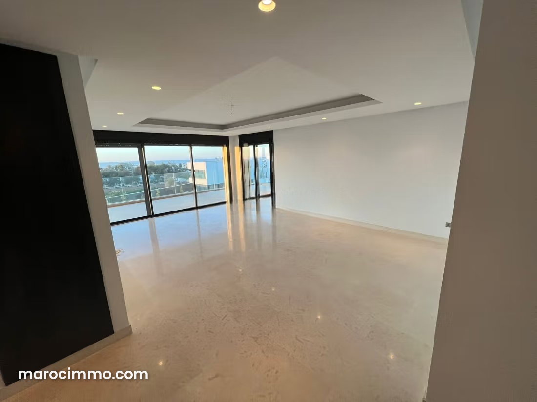 190 sqm Sea-View Apartment, Aïn Diab, Casablanca — Casablanca
