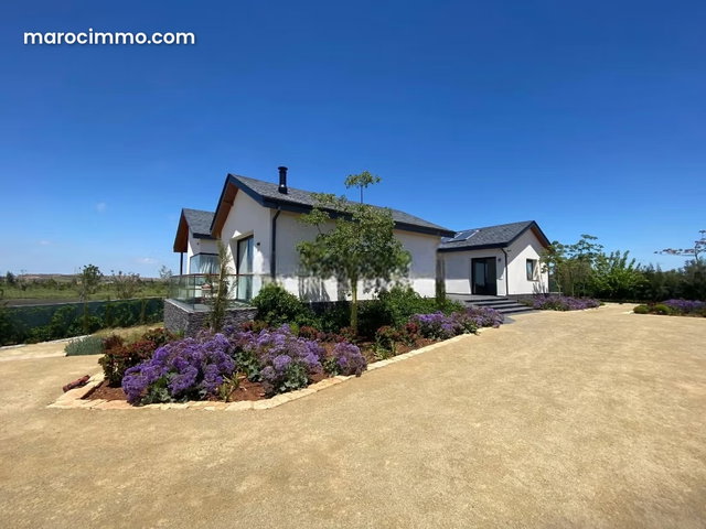 Villa de Luxe Équipée à Benslimane — 2