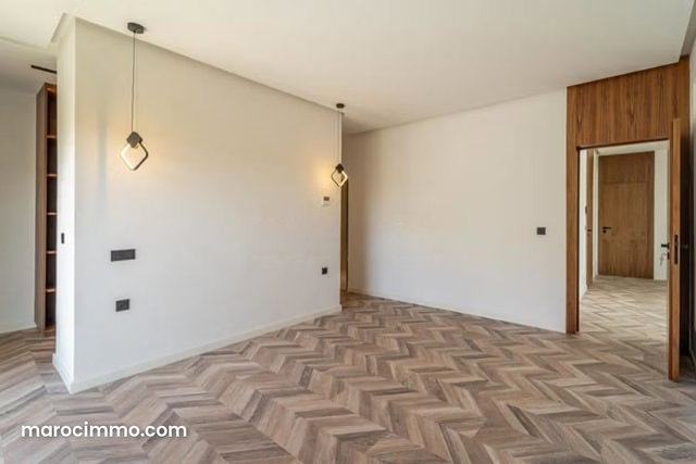 Villa de luxe à vendre à Route de Tahanaout. 4 belles chambres. Antenne parabolique et Porte blindée — 5