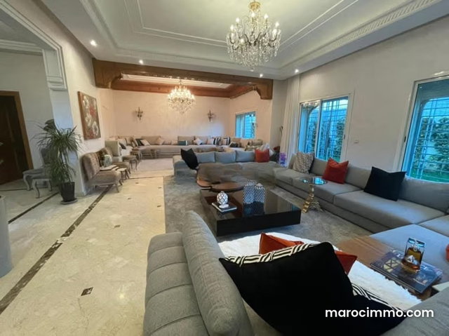 Somptueuse maison à vendre à Ain Diab. 4 chambres. Système de parabole et résidence sécurisée — 2