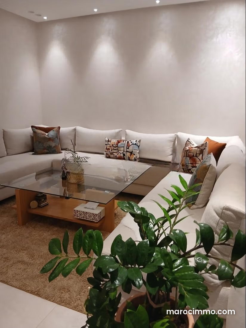 Furnished apartment with terrace for rent in Souissi, Rabat — Rabat