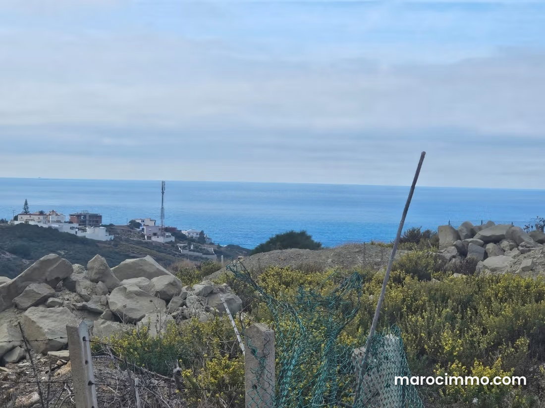 Terrain 700 m² à De La Plage Tanger face à l'horizon — Tanger