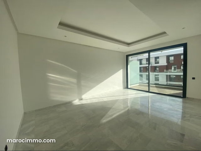 Magnificent Empty Apartment for Rent at CFC — 3