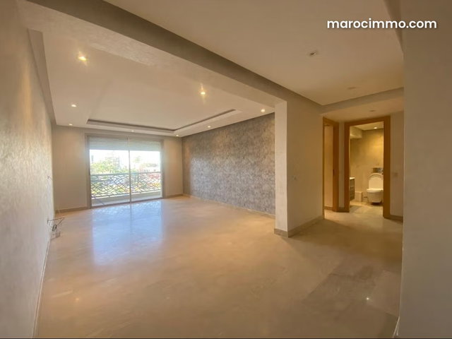 Beautiful Empty Apartment with No Neighbors at Oasis — 4