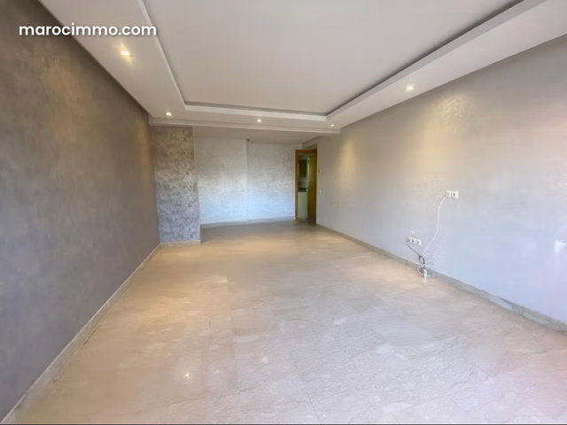 Beautiful Empty Apartment with No Neighbors at Oasis — 5