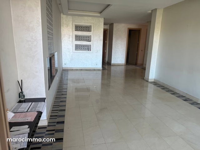 Beautiful apartment for rent in Agdal. 3 spacious rooms. Secure residence with keycard access — 5