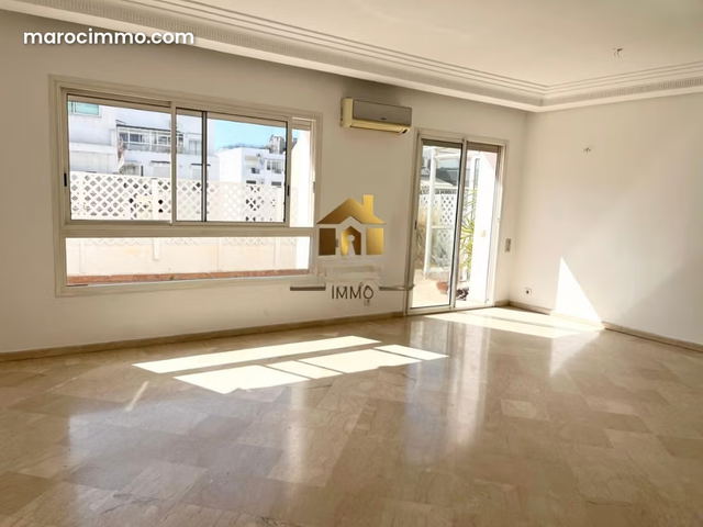 Beautiful Bright Apartment in the Heart of Racine — Casablanca