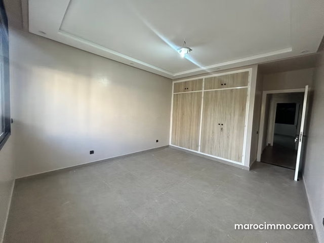 À saisir, appartement spacieux refait à neuf — 4