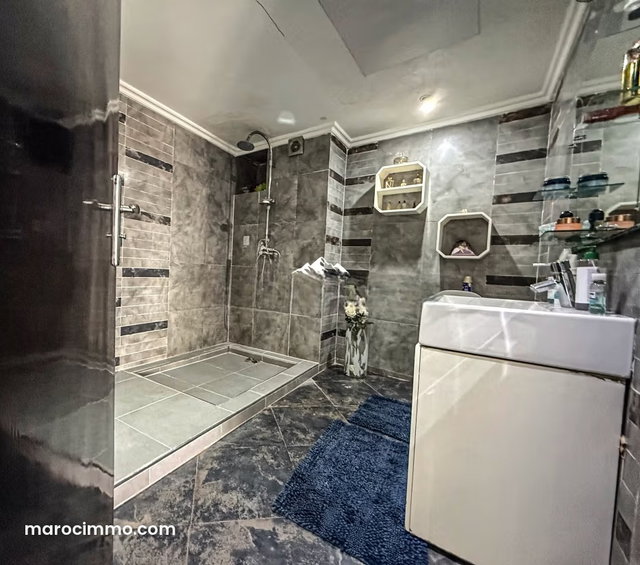 Superbe appartement à vendre à Guéliz. Surface totale 276 m². Service de concierge et climatisation — 3