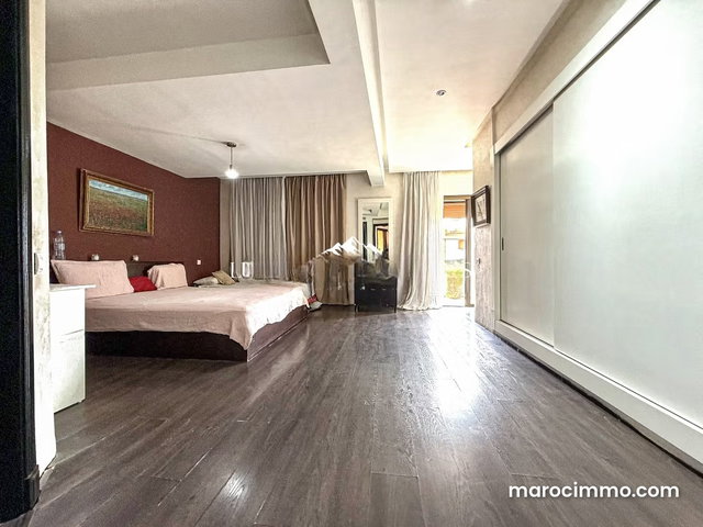 Superbe appartement à vendre à Guéliz. Surface totale 276 m². Service de concierge et climatisation — 5
