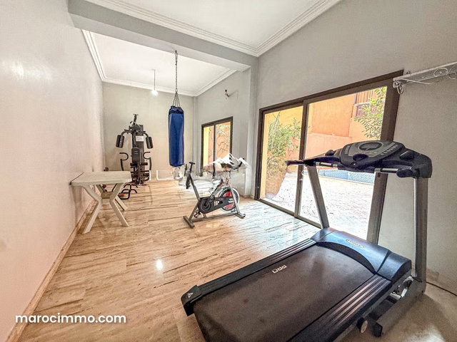Superbe appartement à vendre à Guéliz. Surface totale 276 m². Service de concierge et climatisation — 2