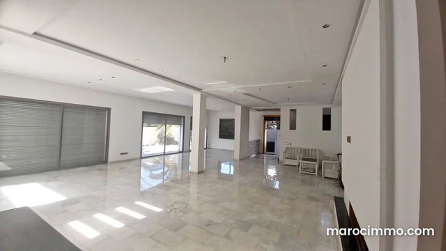 Villa de luxe à louer à Oasis – Haut standing, piscine et jardin — 3