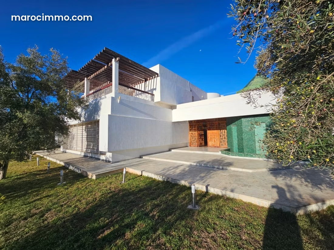 2,246 m² Villa on 1,000 m² of Land, Souissi, Rabat — Rabat