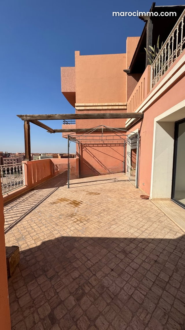 Beautiful Apartment with Large Terrace — 2