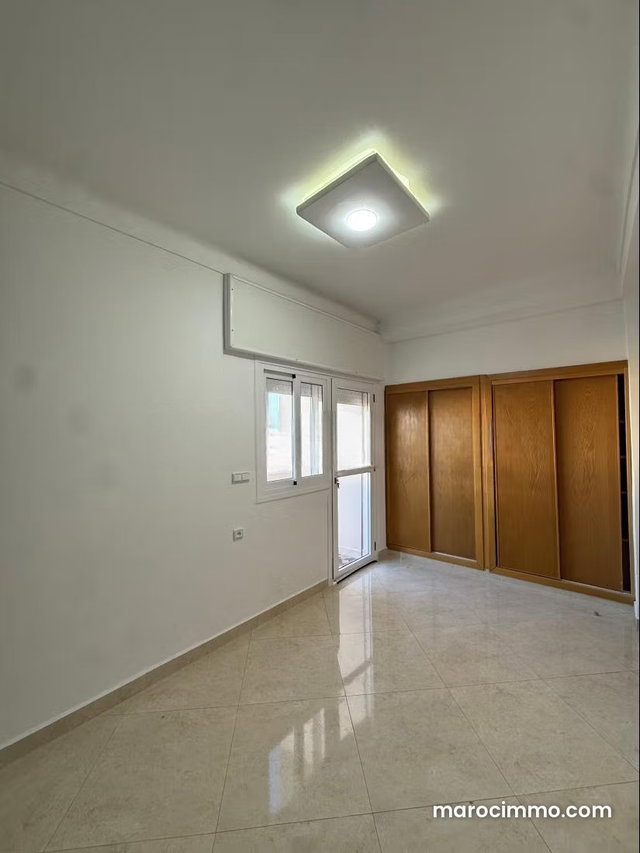 Location d'un appartement à Jbel Kbir. Surface de 170 m² 4 chambres 3 salon — 5