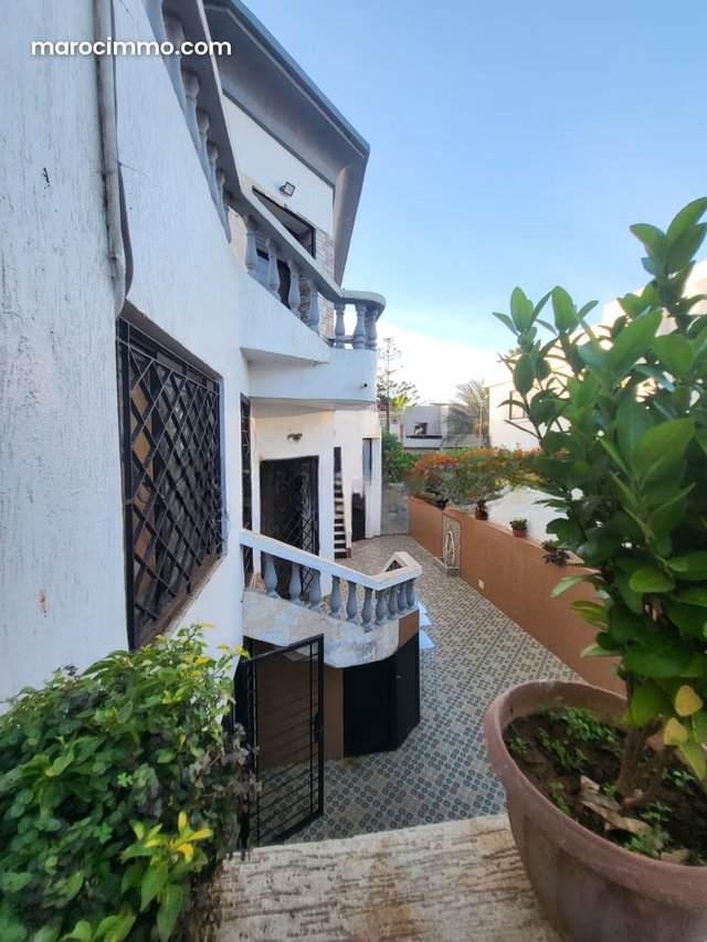 Magnifique villa à louer à Harhoura. 4 chambres. Bien meublé — 3
